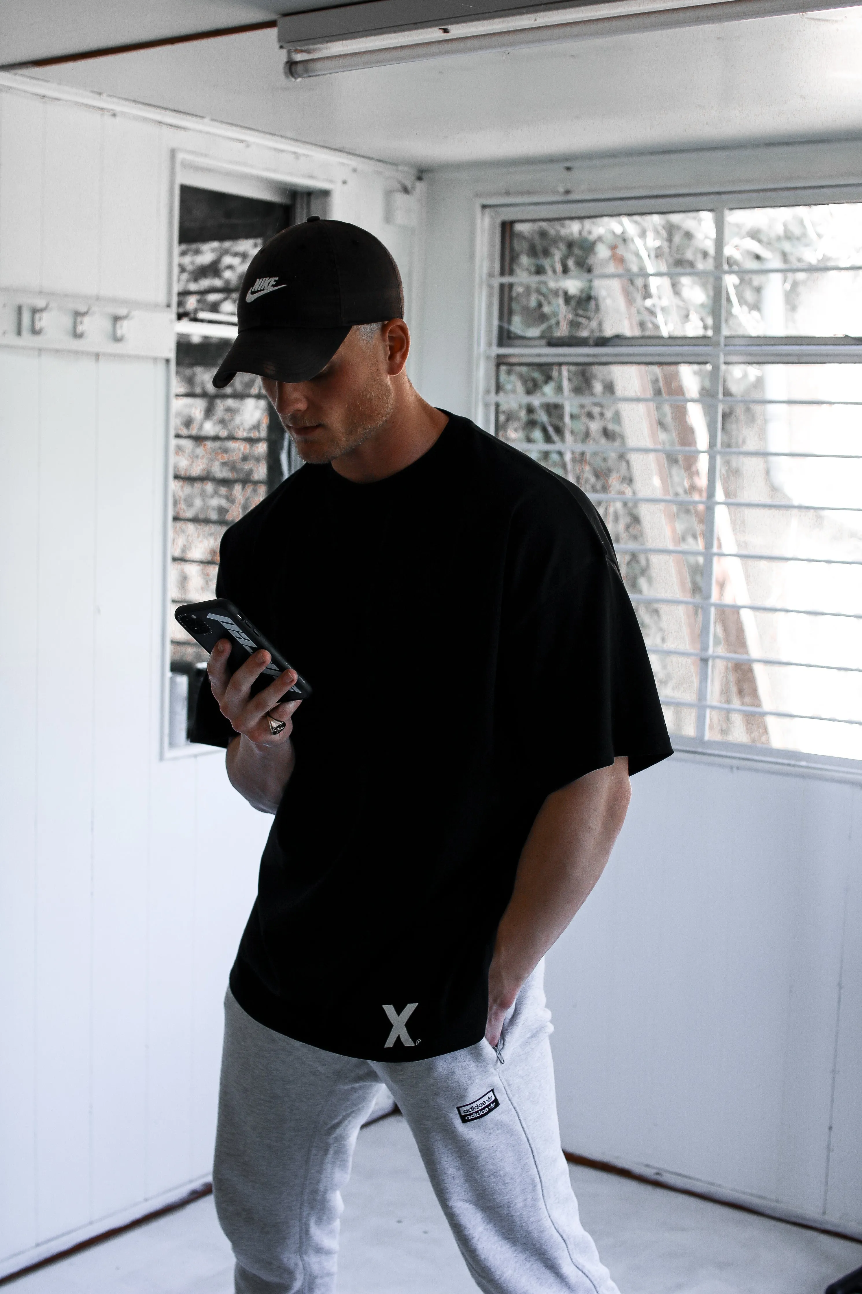 X. Oversized T-Shirt - Black